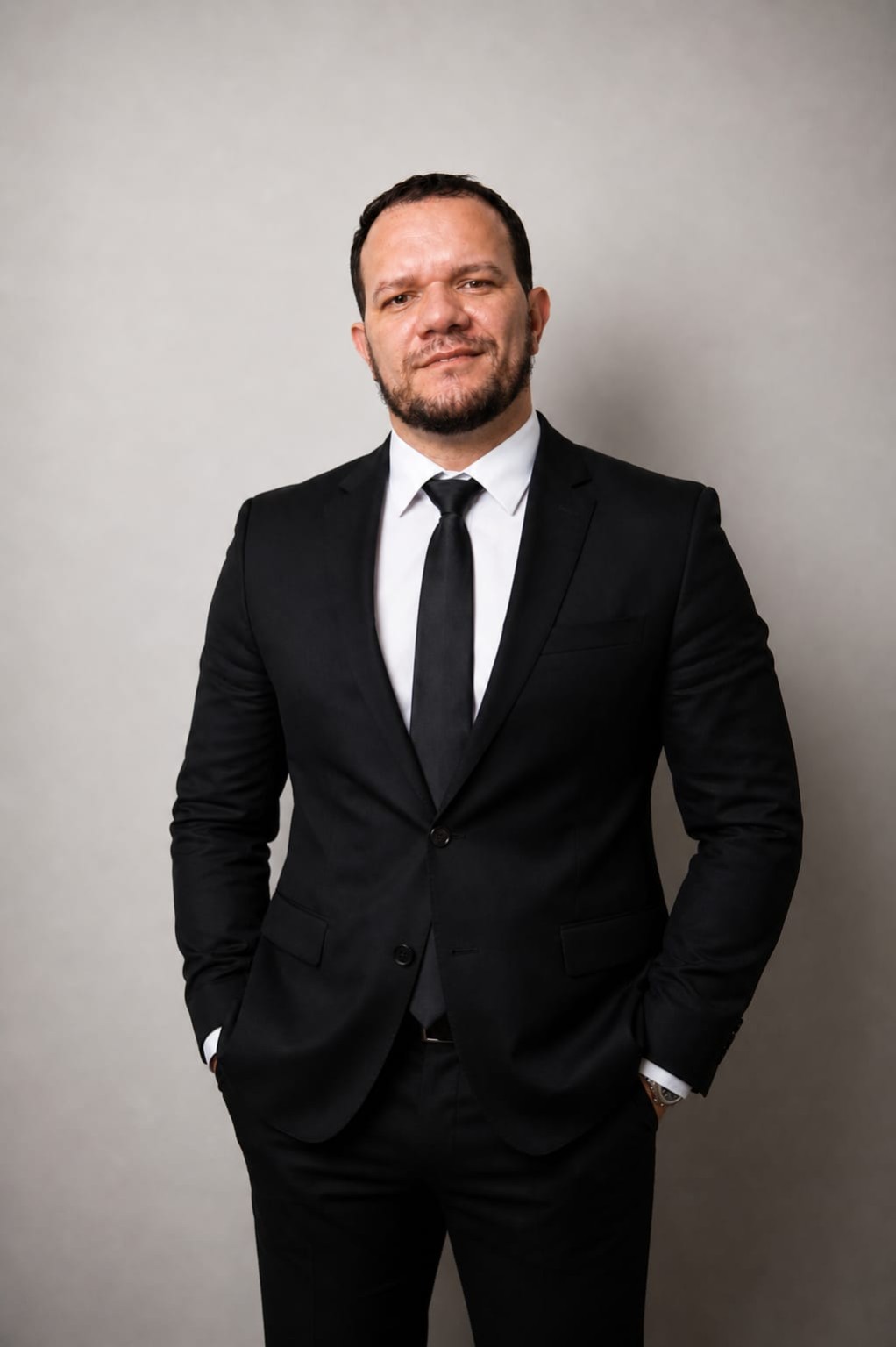 Leonir Guerra Peixe, advogado (OAB/RJ nº 244.707)